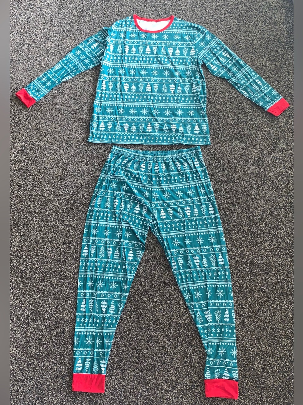 3 for $30 ⚡️ Christmas Pajamas Green and White Holiday Pajama Set